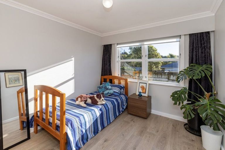 Photo of property in 34 Kaitawa Crescent, Paraparaumu, 5032