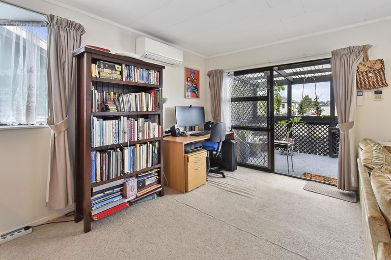 Photo of property in 8a Ashlynne Avenue, Papatoetoe, Auckland, 2025