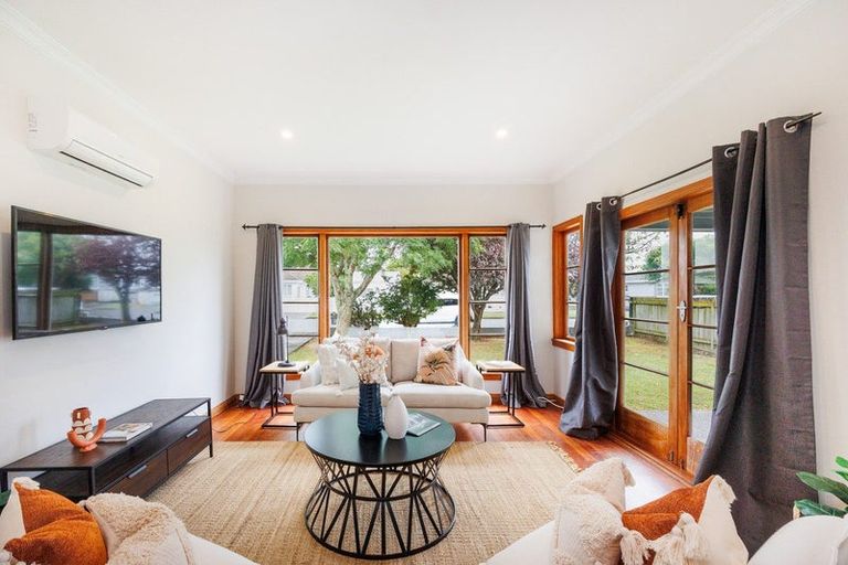 Photo of property in 24 Vernon Avenue, Takaro, Palmerston North, 4412