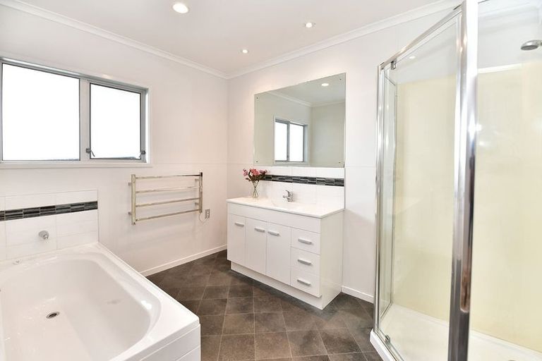 Photo of property in 27 Tiri Road, Manly, Whangaparaoa, 0930