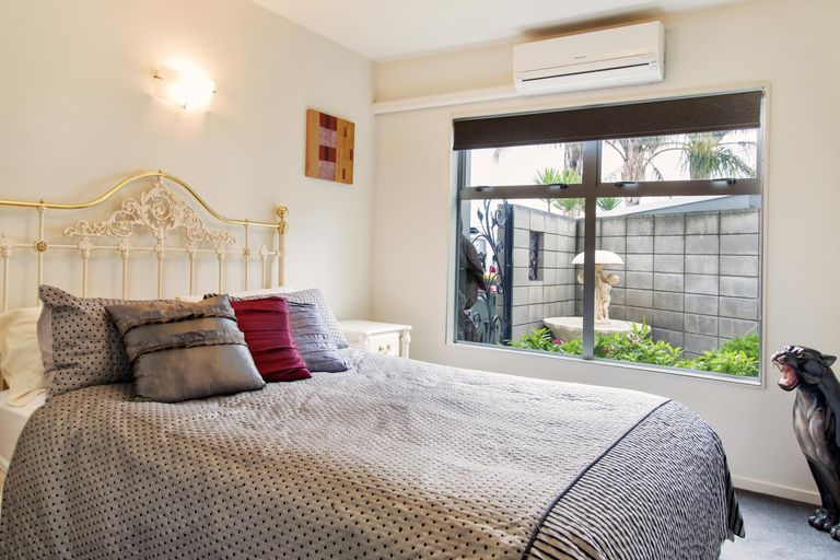 Photo of property in 49 Aberdeen Crescent, Wattle Downs, Auckland, 2103