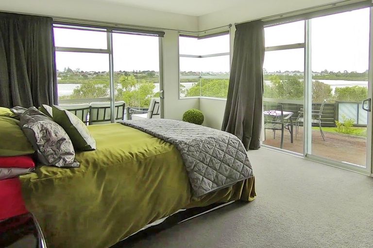 Photo of property in 49 Aberdeen Crescent, Wattle Downs, Auckland, 2103