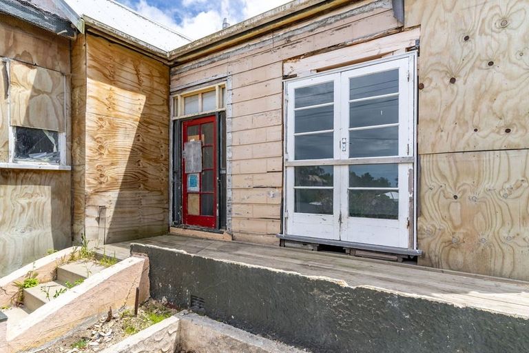 Photo of property in 32 Neidpath Road, Mornington, Dunedin, 9011