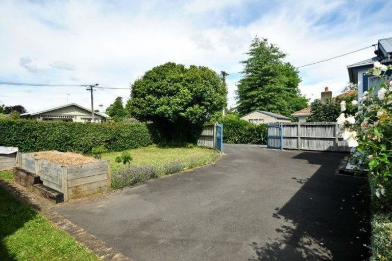 Photo of property in 933 Heaphy Terrace, Fairfield, Hamilton, 3214