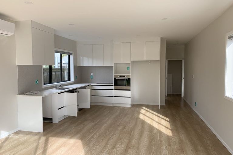 Photo of property in 5 Tawa Road, Te Atatu Peninsula, Auckland, 0610