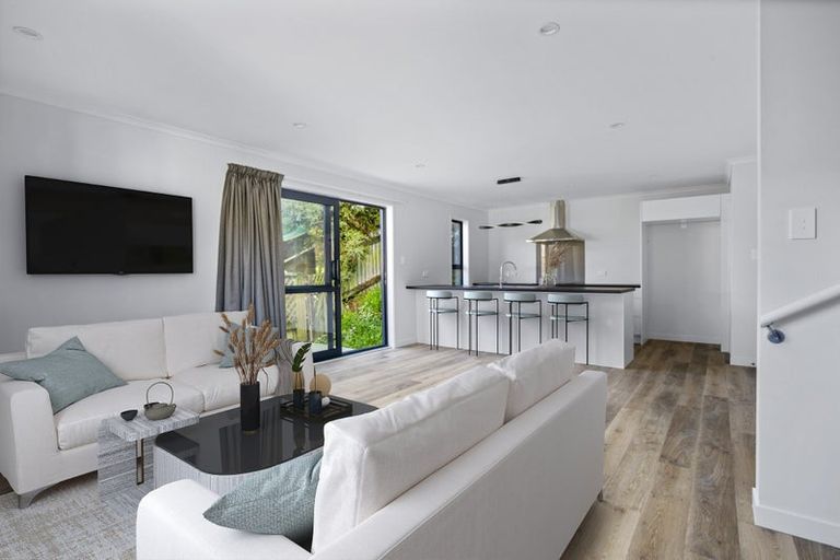 Photo of property in 5 Massey Street, Tawa, Wellington, 5028