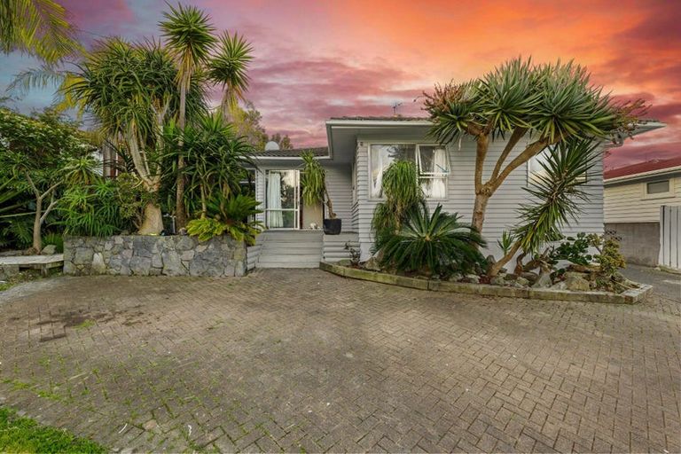 Photo of property in 26 Hartley Terrace, Massey, Auckland, 0614