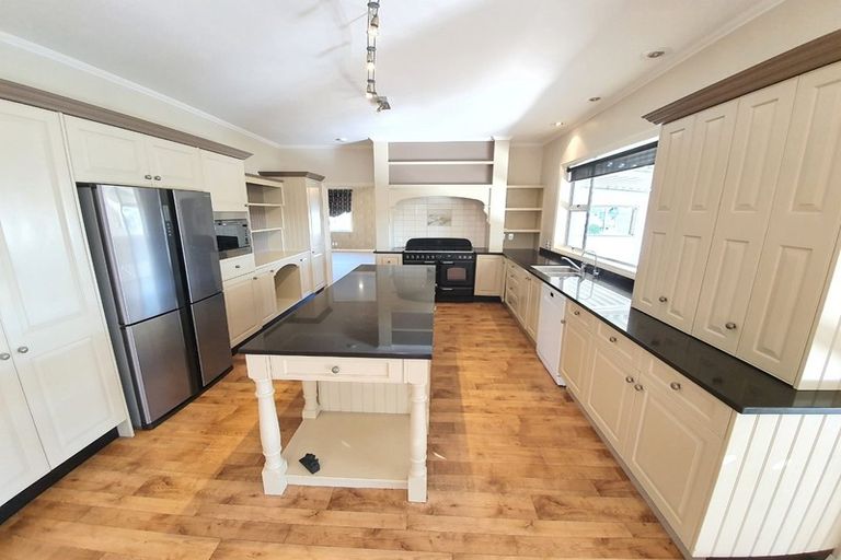 Photo of property in 6 Normanby Road, Karaka, Papakura, 2580