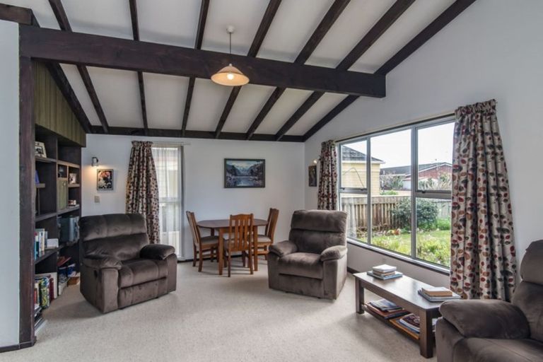 Photo of property in 30 Mahana Road, Paraparaumu Beach, Paraparaumu, 5032