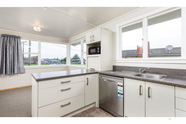 Photo of property in 2 Kennedy Crescent, Waimate, 7924
