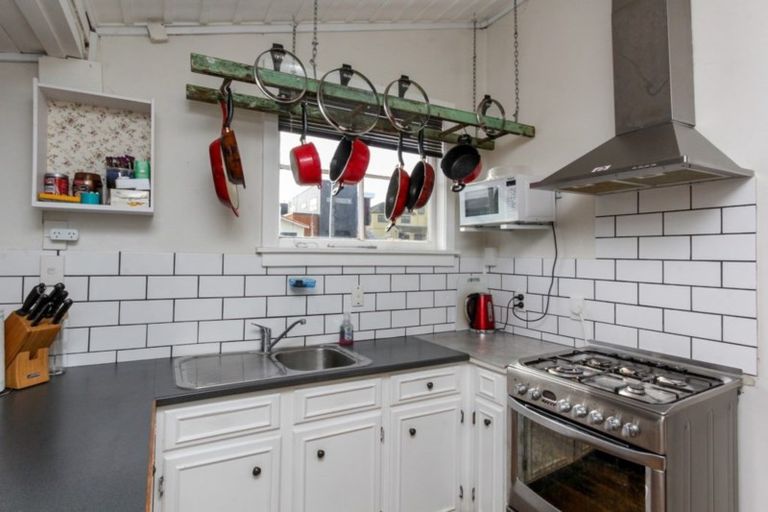 Photo of property in 2 Kingwell Street, Moturoa, New Plymouth, 4310