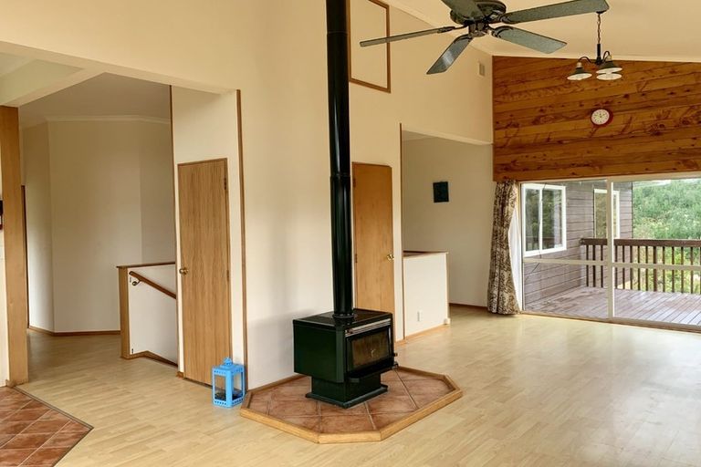 Photo of property in 65 Stillwater Crescent, Stillwater, Silverdale, 0993