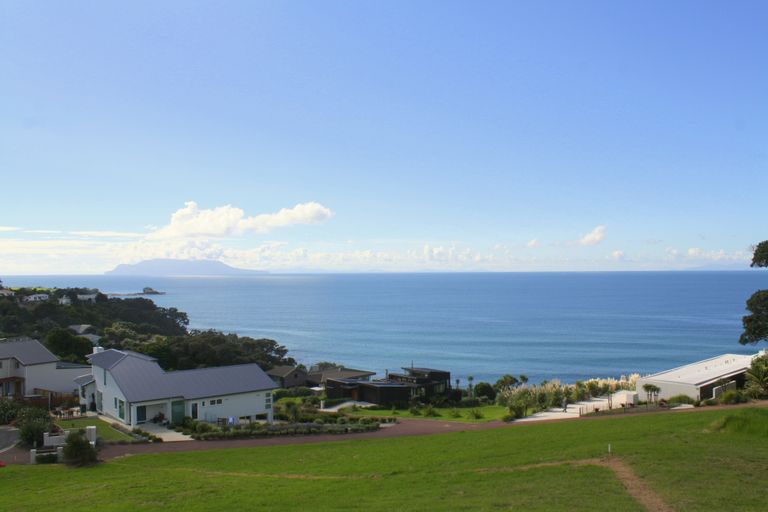 Photo of property in 80-82 Lax Crescent, Leigh, 0985