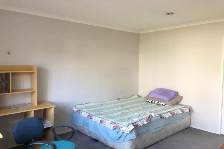 Photo of property in 3 Chevron Place, Castor Bay, Auckland, 0620