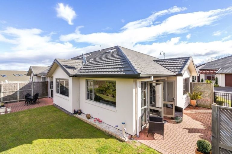 Photo of property in 45 Lakeridge Close, Rangatira Park, Taupo, 3330