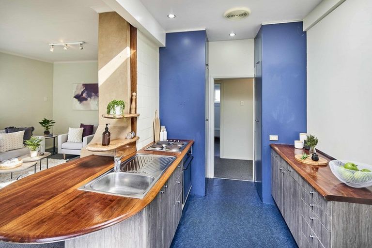 Photo of property in 7 Hampton Hill Road, Tawa, Wellington, 5028