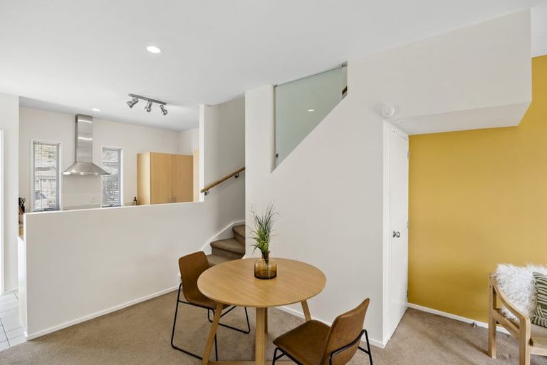 Photo of property in 31 Albionvale Road, Glen Eden, Auckland, 0602