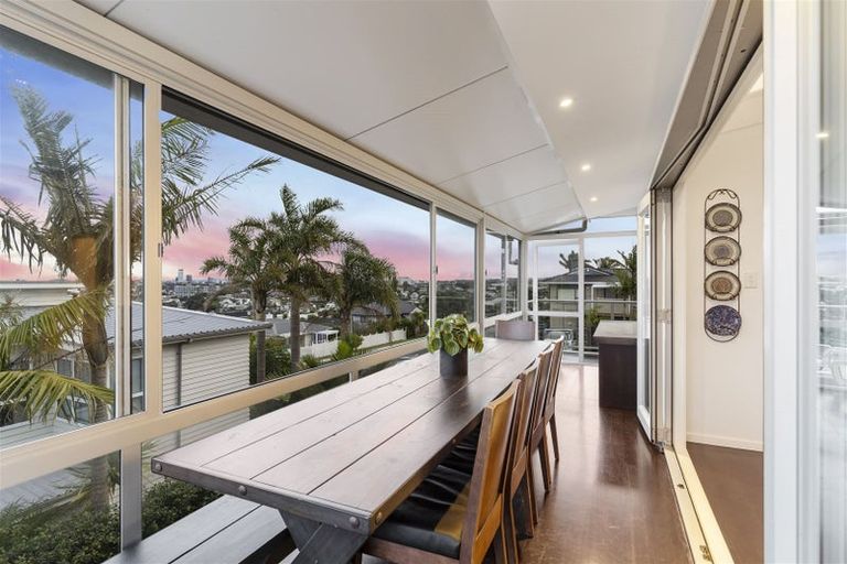 Photo of property in 1/41 Seaview Road, Castor Bay, Auckland, 0620