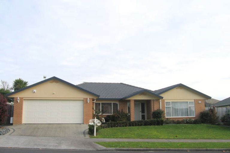 Photo of property in 9 Kilsyth Way, East Tamaki Heights, Auckland, 2016