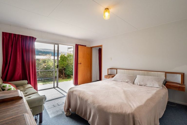 Photo of property in 52 Oregon Drive, Kelvin Heights, Queenstown, 9300