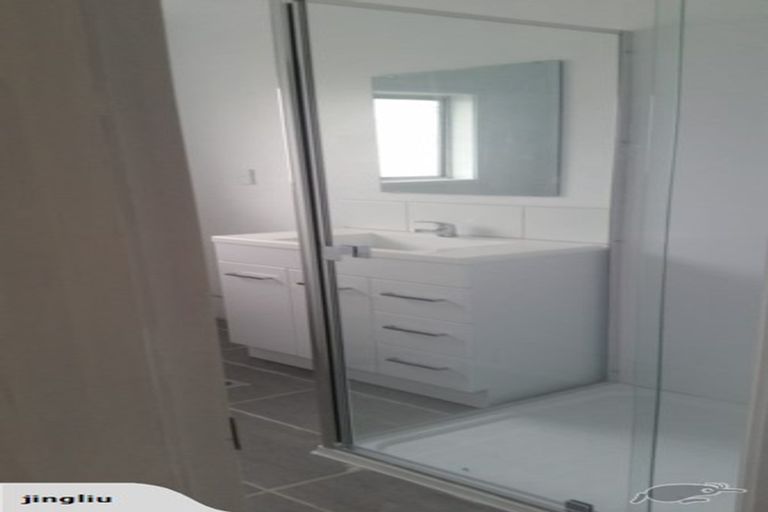 Photo of property in 2/26 Arawa Street, New Lynn, Auckland, 0600