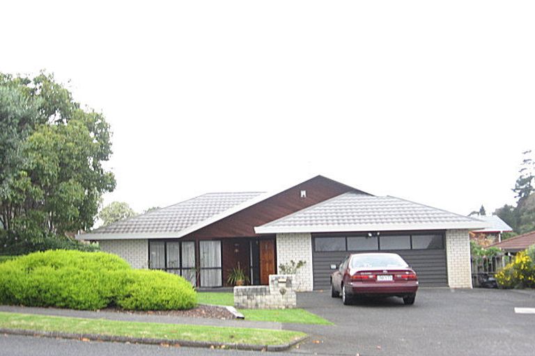 Photo of property in 52 Pigeon Mountain Road, Half Moon Bay, Auckland, 2012