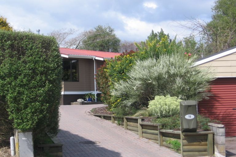 Photo of property in 16 Te Ana Place, Lynmore, Rotorua, 3010