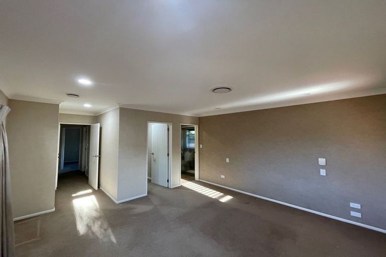 Photo of property in 9 Elwyn Close, Flat Bush, Auckland, 2016
