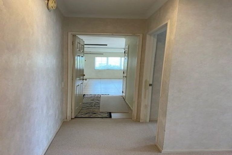 Photo of property in 14 Tolben Place, Golflands, Auckland, 2013