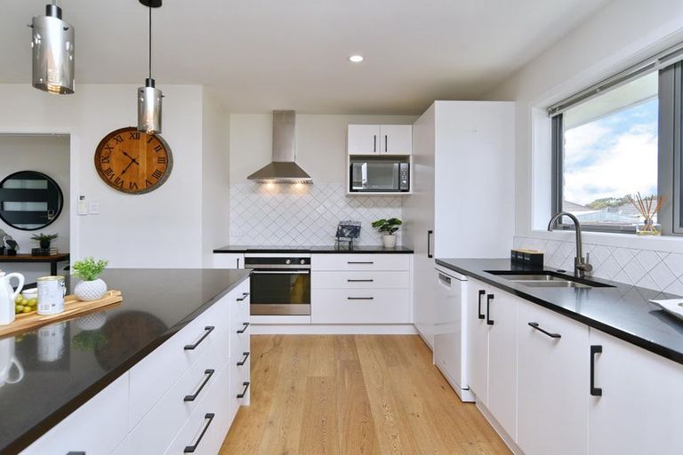 Photo of property in 25 Dunstan Crescent, Hornby, Christchurch, 8042