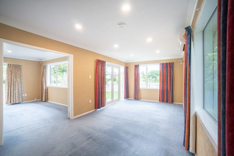 Photo of property in 12 Newcastle Street, Hokowhitu, Palmerston North, 4410