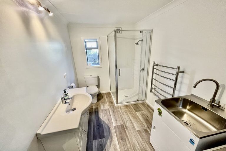 Photo of property in 1/2 Ruakiwi Road, Hamilton Lake, Hamilton, 3204