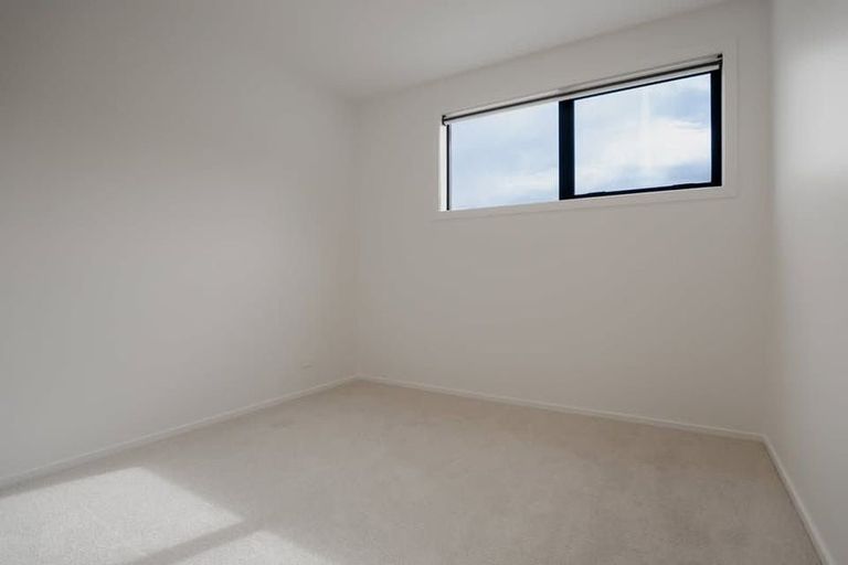 Photo of property in 19 Shelduck Road, Jacks Point, 9371