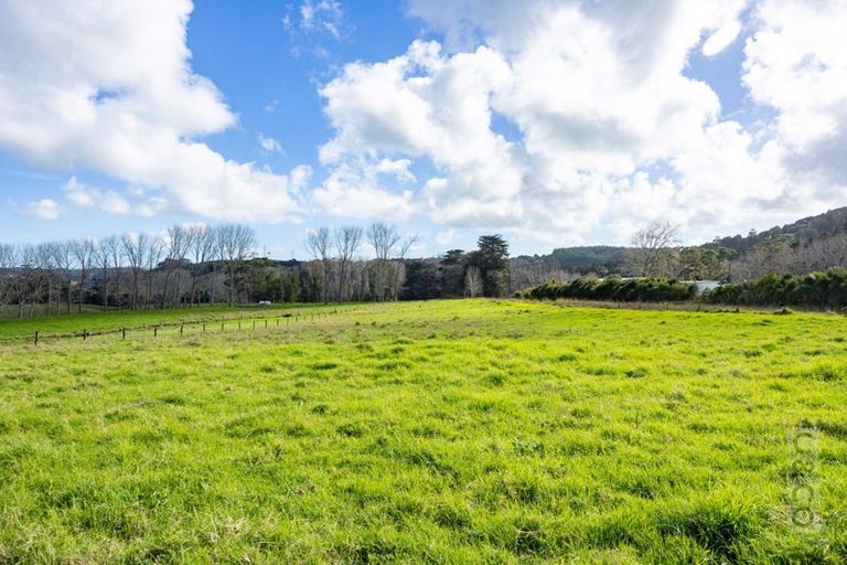 Photo of property in 836 Old North Road, Waimauku, 0882