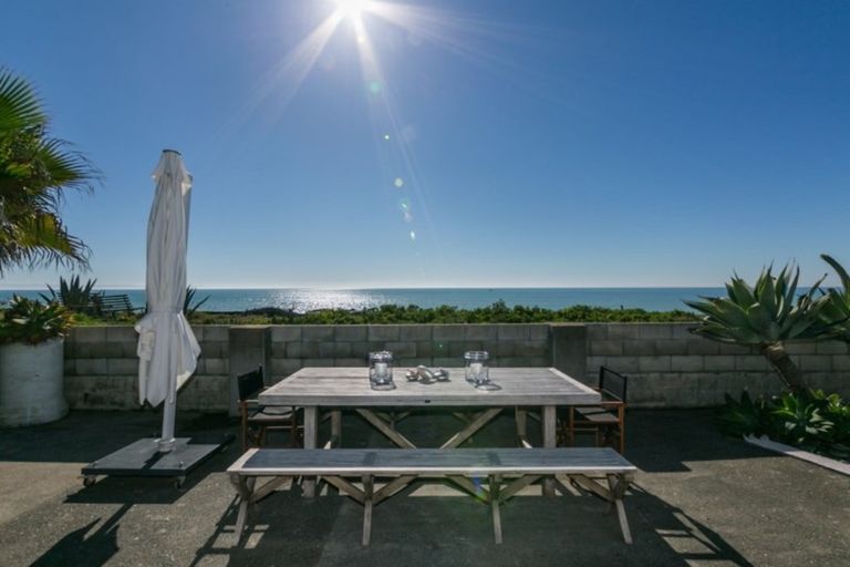 Photo of property in 243 Clifton Road, Te Awanga, 4102