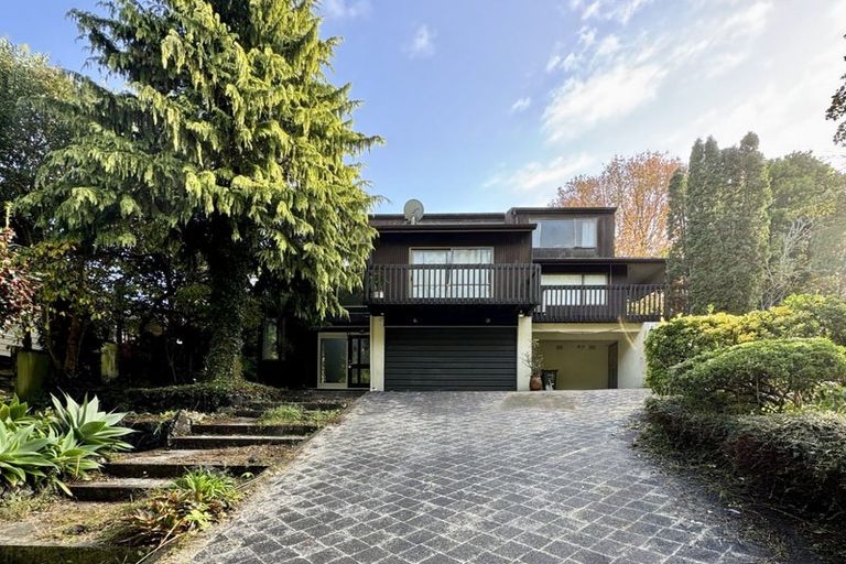 Photo of property in 11 Goodwood Drive, Goodwood Heights, Auckland, 2105