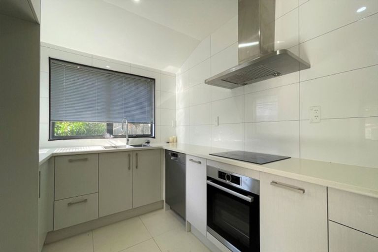 Photo of property in 21 Mallard Place, Unsworth Heights, Auckland, 0632