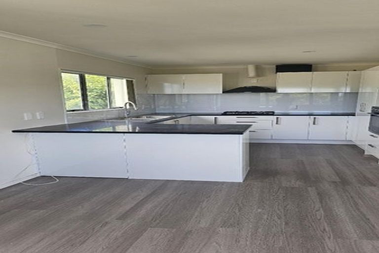 Photo of property in 283a Don Buck Road, Massey, Auckland, 0614