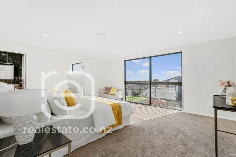 Photo of property in 32 Cooladawson Drive, Flat Bush, Auckland, 2019