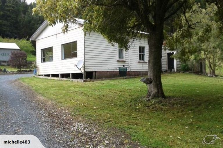 Photo of property in 215 Stock Road, Golden Downs, Wakefield, 7095