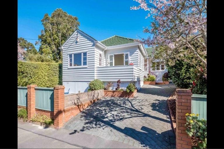 Photo of property in 6 Station Road, Khandallah, Wellington, 6035