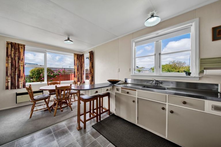 Photo of property in 17 Grey Street, Normanby, Hawera, 4614