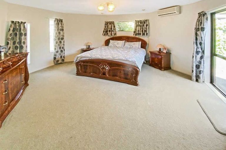 Photo of property in 18 Althorp Place, Avonhead, Christchurch, 8042