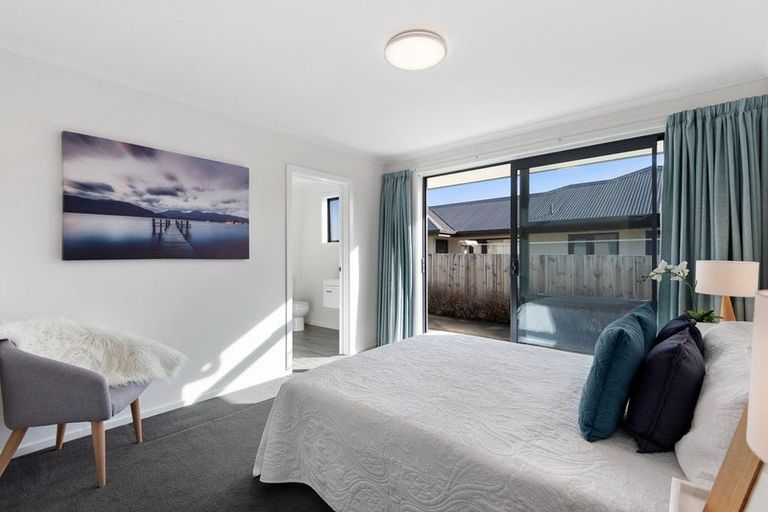 Photo of property in 35 Grandvista Drive, Green Island, Dunedin, 9018