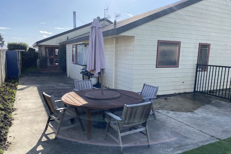 Photo of property in 11 Jeffares Place, Taradale, Napier, 4112