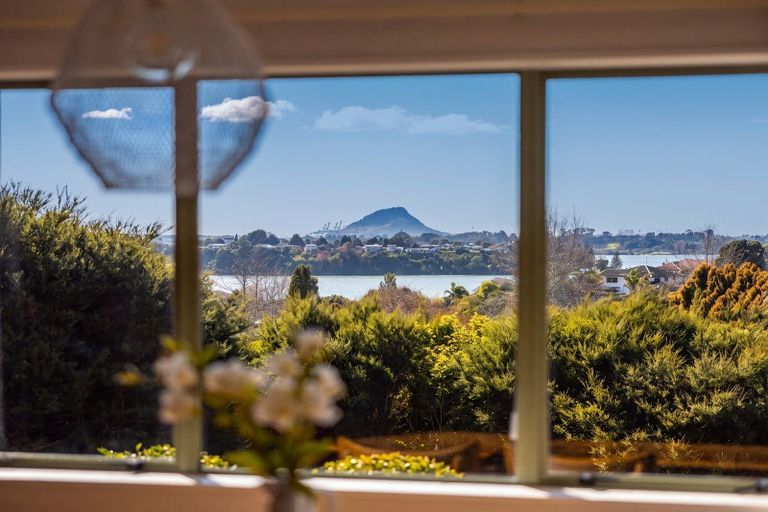 Photo of property in 18 Vanderbilt Place, Welcome Bay, Tauranga, 3112