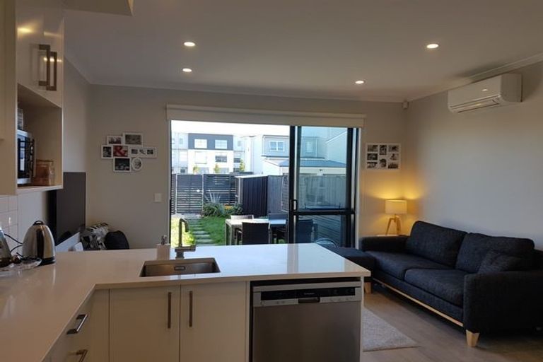 Photo of property in 21 Kanuka Road, Hobsonville, Auckland, 0616