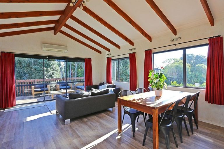 Photo of property in 32 Cedar Road, Te Awanga, 4102