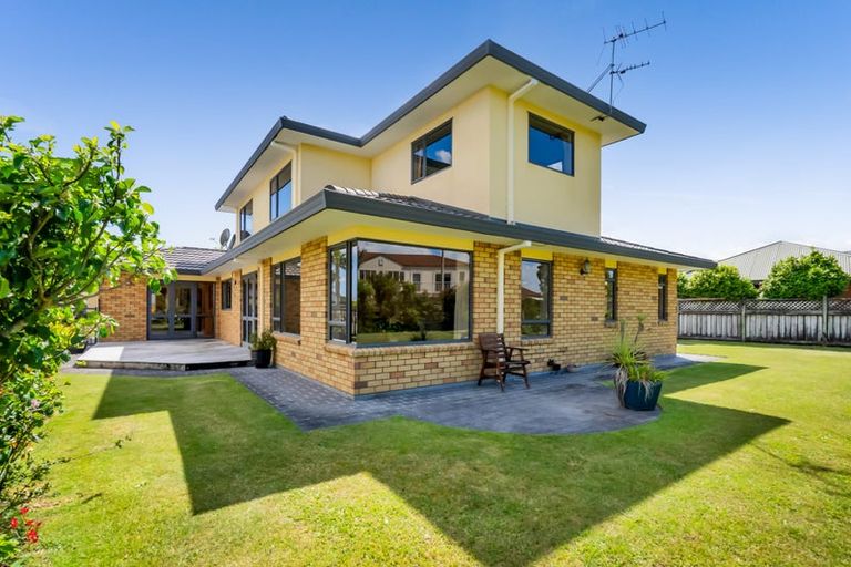 Photo of property in 102 Branch Road, Highlands Park, New Plymouth, 4312