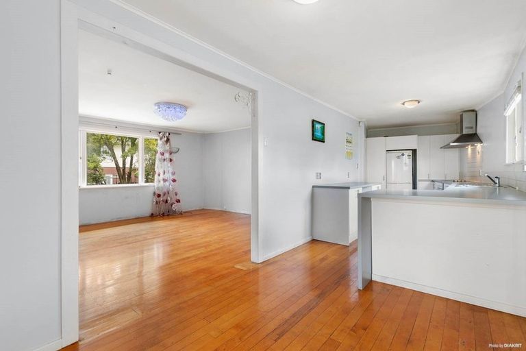 Photo of property in 17 Cotswold Lane, Mount Wellington, Auckland, 1060